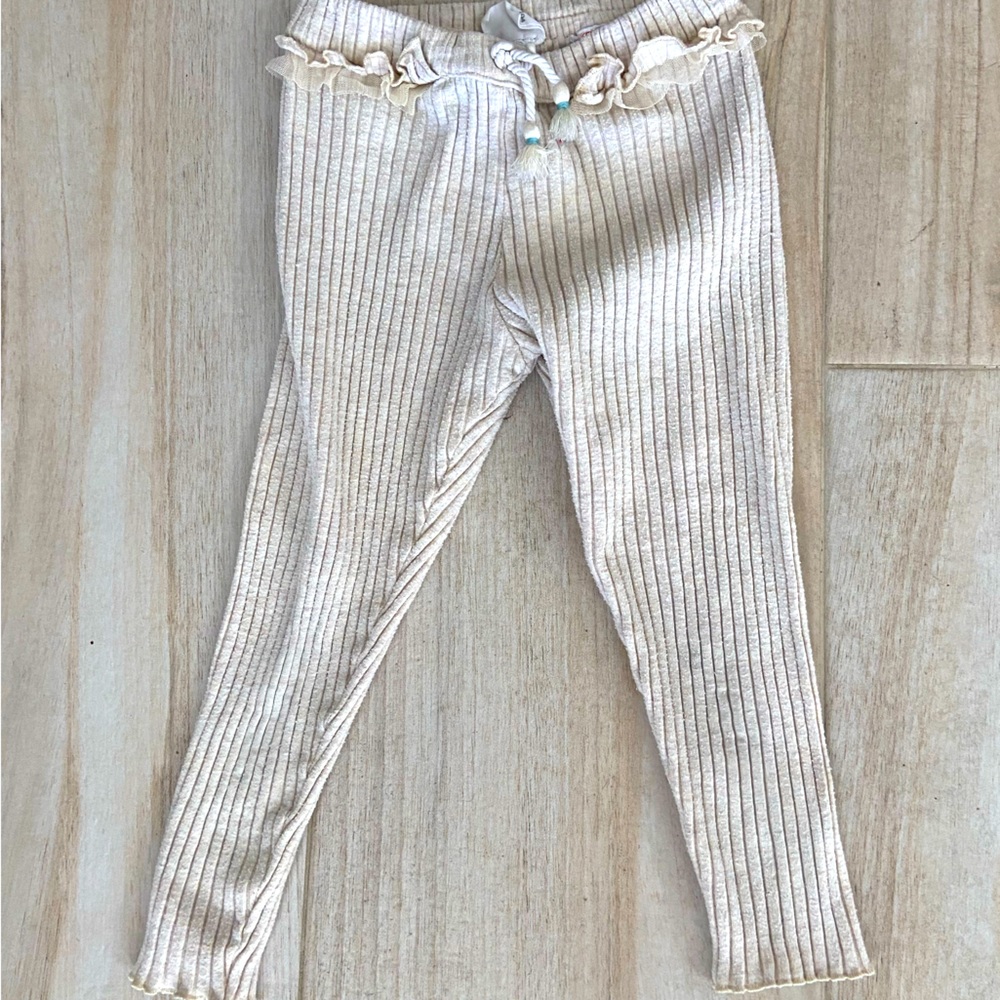 Zara ribbed leggings.